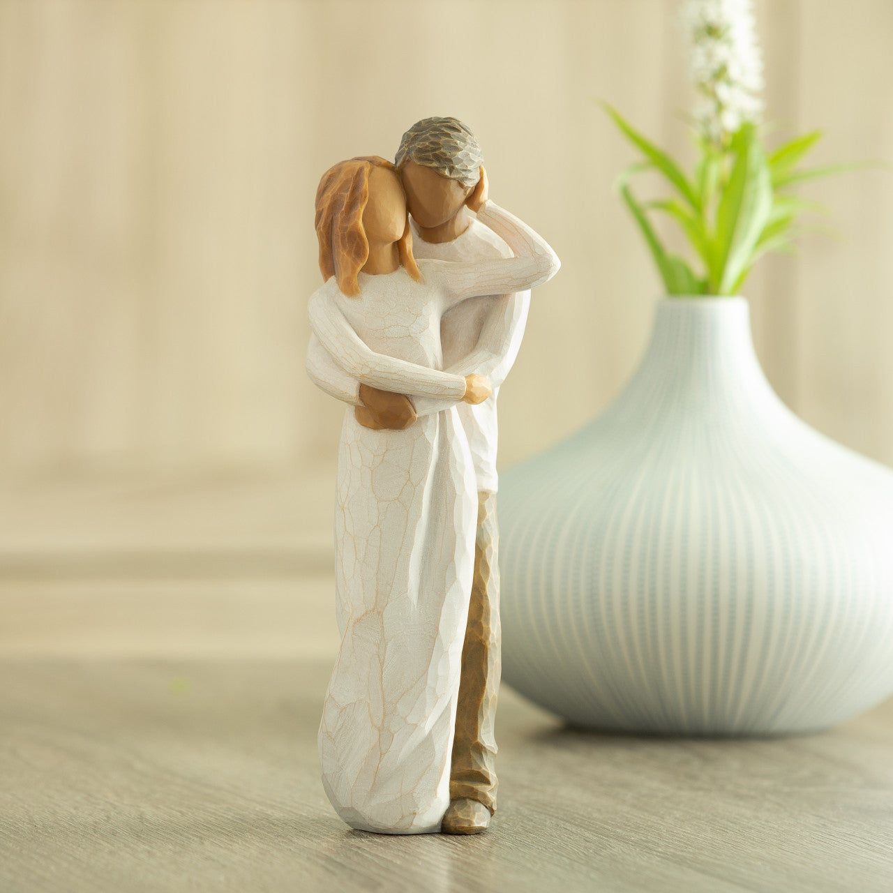 Together (woman: lighter skin, man: darker skin)