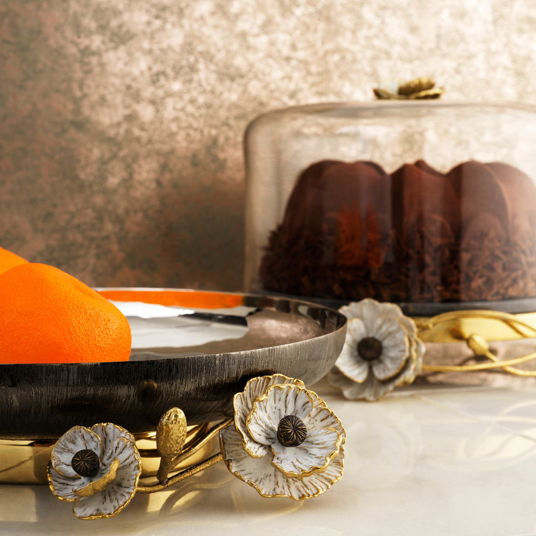 Anemone Cake Stand w/ Dome