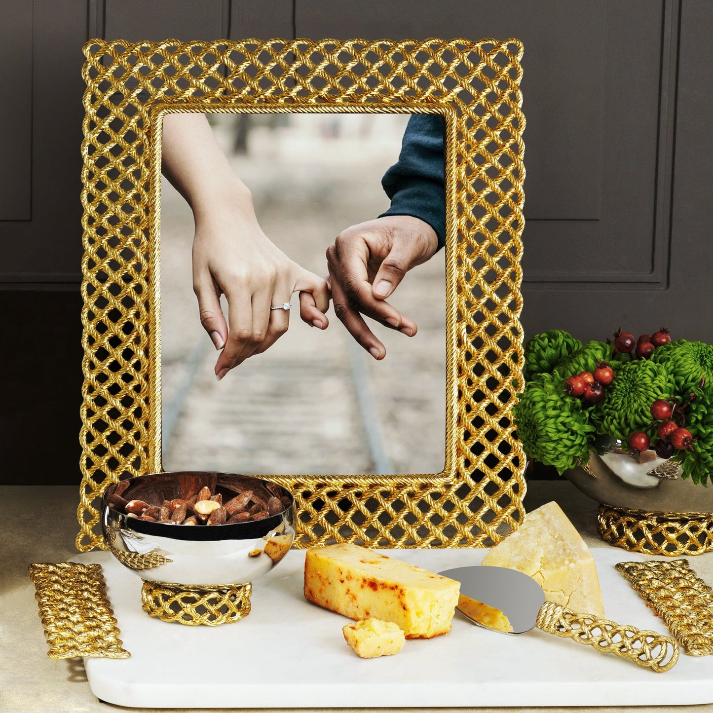 Love Knot Frame - Gold / 5x7