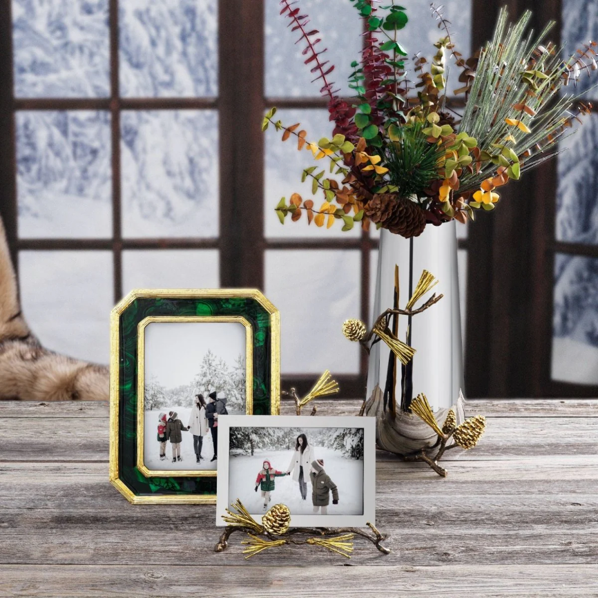 Pine Cone Easel Frame