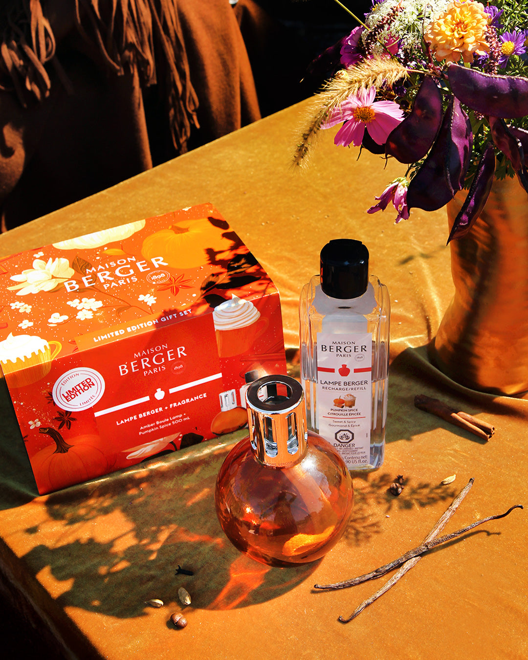 PSL à Paris - Amber Boule Fragrance Lamp Gift Set with Full-sized Pumpkin Spice